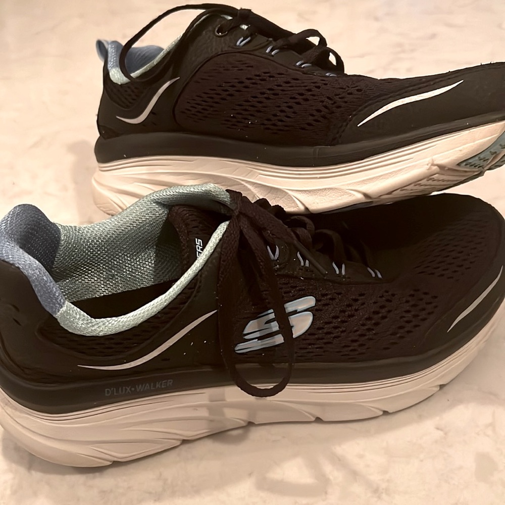 Skechers women’s sneakers